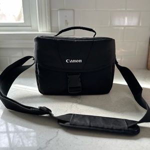 Canon Shoulder Camera Bag - Black